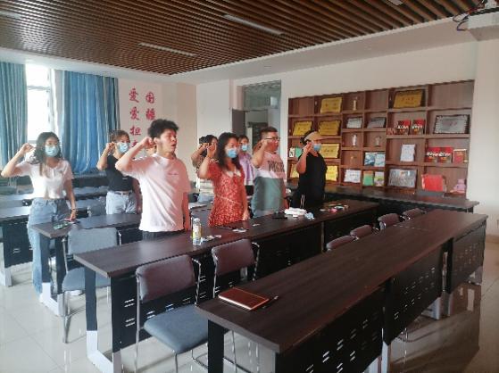 更多阅读按照党的政治路线要求